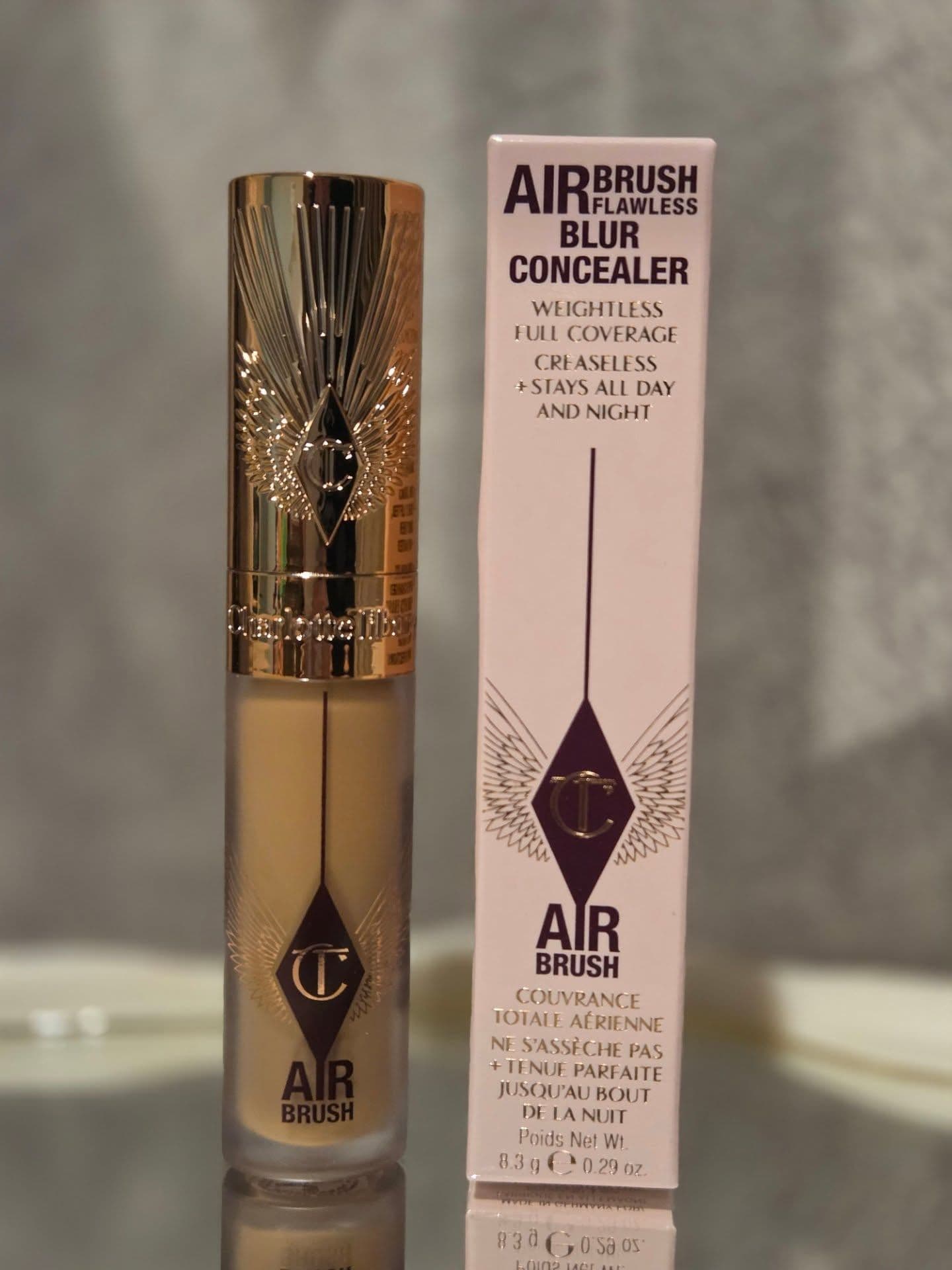 Flawless, filtered, and crease-free ✨
This concealer gives smooth, full coverage with a soft-blur effect that lasts all