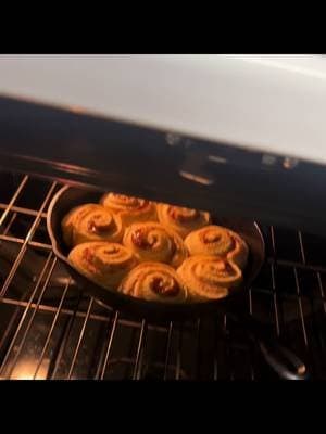 #cinnamonrolls #phonemount #sunday #tiktokshop #tiktokaffiliate #commissionearned #fypシ゚viral #morningvlog #vlogessentia