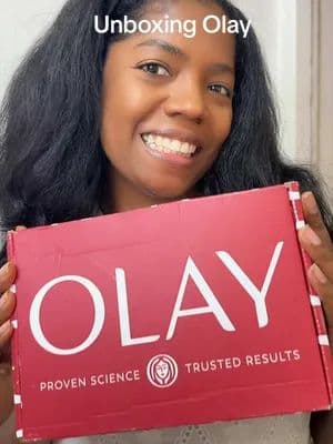 Gracias @Olay por enviarme estos productos 💛 Ya quiero empezar a usar el Olay Regenerist Eye Wrinkle Correcting Treatment y la Micro-Sculpting Cream ✨ @Chimeable #gifted #onlyolay #OlayUGC