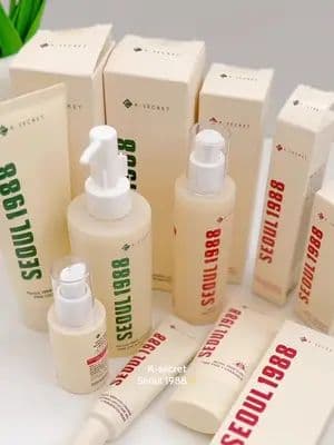 Magic In containers of k-secret✨🪄 @KSECRET GLOBAL Products: 💛 SEOUL 1988 Cleansing Oil : Pine Cica 1% + Probiotics 💜 SEOUL 1988 Cleansing Foam : Pine Cica 1% + Probiotics 💚 SEOUL 1988 Essence: Snail Mucin 97% + Rice 💙 SEOUL 1988 Serum : Retinal Liposome 2% + Black Ginseng 🖤 SEOUL 1988 Sun: Pine Tree + Ceramide ❤️SEOUL 1988 Eye Cream : Retinal Liposome 4% + Fermented Bean #creatorsearchinsights #ksecret #fyp #fyppppppppppppppppppppppp #kbeauty #skincare #seoul1988 #viral #tiktok #trending #prpackage #pr