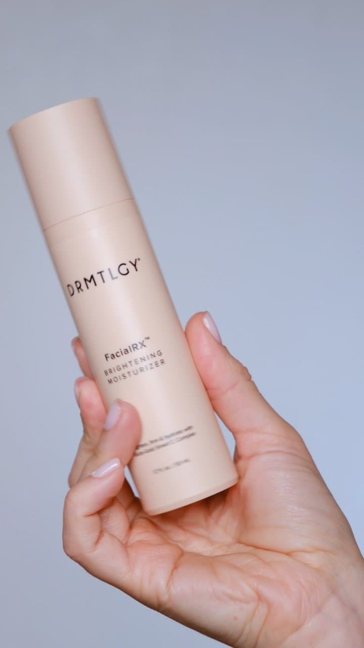 My skin loves products that hydrate without feeling heavy—and this is one of them. 🤍
@drmtlgy FacialRX Brightening Mois