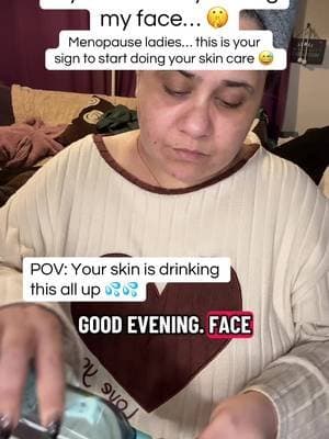 Switching it up tonight… ✨🌙 Same routine, but this time I’ve swapped in my Vitamin C Fresh & Bright Sorbet Cream to keep things feeling light, fresh and glowy. Still testing out my Vitamin C night serum and seeing how my skin gets on with it 👀 (And yes… still reminding myself to PAT my eye cream 😂) Products I used: • Hyaluron Micellar Water • Vitamin C Brightening Night Serum • Vitamin C Eye Cream • Vitamin C Fresh & Bright Sorbet Cream Keeping things simple but my skin has been feeling really fresh and hydrated 💛💚💜 @Garnier UK #ad #sorbetcomp #skin #nighttimeskincare #glowingskin