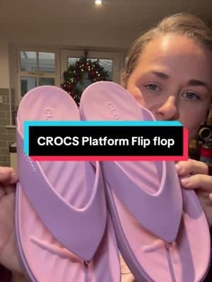 Helps with an ongoing issue, looks fab! @CROCS UK #springeditweek #tiktokmademebuyit #dealdrops #crocs #sandals