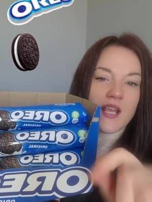 Looking to satisfy a serious cookie craving or stock up for your next big gathering? This cardboard treasure chest is packed with 16 individual rolls of Original Oreos, ready to be twisted, licked, and dunked @BRANDS ZONE #oreo #foodtok #foodies #tiktokshop #fyp