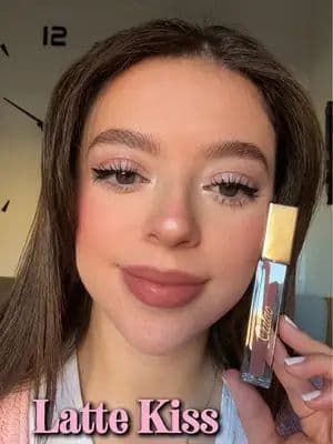 Publi| Probรฉ los Kissproof Matte Gloss de Oulac Cosmetics y estoy enamorada del resultado. โจ Los colores son preciosos,