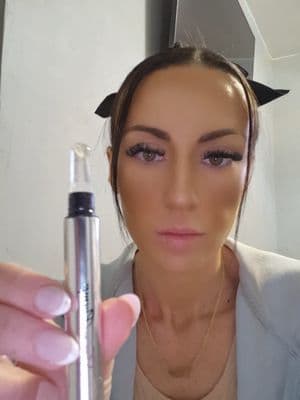 oh it does sting a little! #summersale #tiktokmademebuyit #supremeplump #supremetanteethwhiteningkit #dealdrops #p