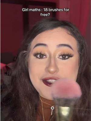 This was a tongue twister but @PLOUISE has a crazy sale on currently! £20 for 20 brushes #plouise #makeupbrushes #springsale #tiktokmademebuyit