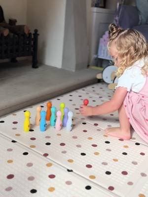 GIVEAWAY : HOW CUTE are these rainbow baby skittles from @Jaques of London ?! 🎳🌈 We’re big fans of wooden toys and these have been the morning’s main event 💕✨ We’ll be posting a giveaway over on the picture app tomorrow, so keep your eyes peeled and make sure you’re following us on there to enter! 👀🎁 . . #WoodenToys #ToddlerToys #MontessoriPlay #JacquesOfLondon #PlaytimeFun #ToyReview #RainbowToys #KidsActivityIdeas #ParentingLife #ToyGiveaway #AD #gifted