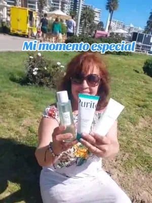 Hace unos días fui a la playa… y mientras sentía la arena entre mis manos, pensé en lo fácil que la piel también puede s