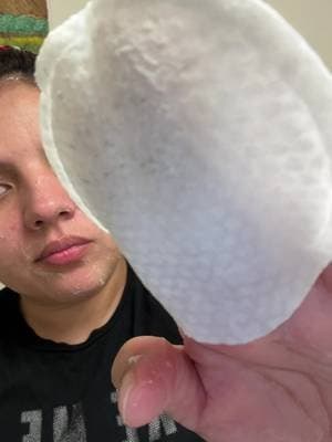 Estos pads exfoliantes de PURITO dejan mi piel súper suave y luminosa. Limpian los poros, eliminan células muertas y ayudan a mejorar la textura sin irritar. Perfectos para un glow instantáneo.#tiktokshop #exfoliation #puritoseoul #skincare #pads @PURITO SEOUL @purito_latam