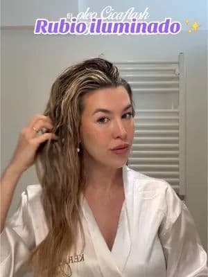 Melena rubia en su esplendor. Suave, sedosa y con un brillo envidiable. Para que todas te pregunten qué te haces en el pelo amor ✨💜 La clave, invertir en productos que marquen la diferencia. Mi preferido, el Óleo Cicaflash de @Kérastase porque es súper versátil y súper duradero #OILSANDREFILLS #Kerastase #Ad #hairtok #haircareroutine