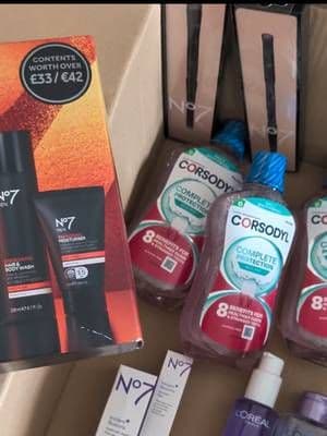 AD Latest Boots haul for me and the family including a couple of Christmas presents. โฅ๏ธ @Boots UK @LโOrรฉal Paris @No7 @Real Techniques UK @Head & Shoulders UK Corsodyl & Oral B #AD #shopping #haul #christmas #bootshaul