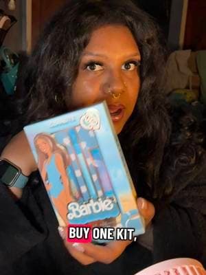 π Barbie x Glam Lite really said PINK, GLAM & TAKE MY MONEY ππ Iβm checking out the viral lip kits everyone keeps talking about! If you love lip combos, lip gloss, lipstick, Barbie makeup, soft glam or discovering viral beauty products, come sit with meee π Makeup is universal β girlies, beauty lovers, makeup loversβ¦ this one is for ALL of us ππ #barbie #barbiemakeup #glamlite #viral #tiktokshopaffiliate