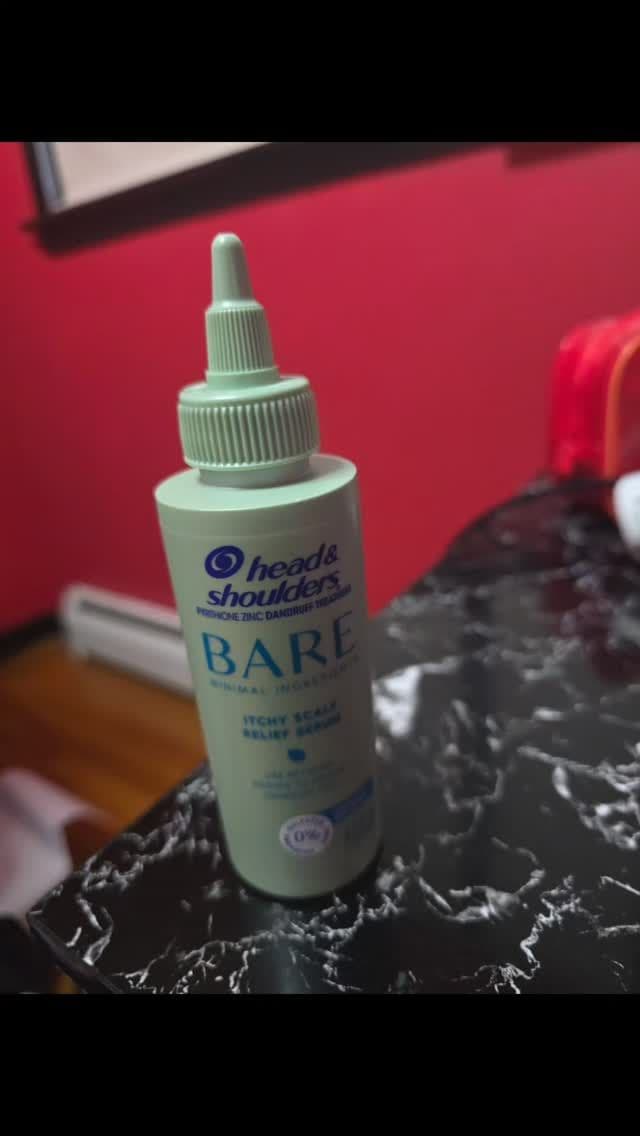 Braids in = no itch 🙌🏽✨
This serum is a GAME CHANGER—lightweight, no grease, easy nozzle, and a fresh minty feel. Scal