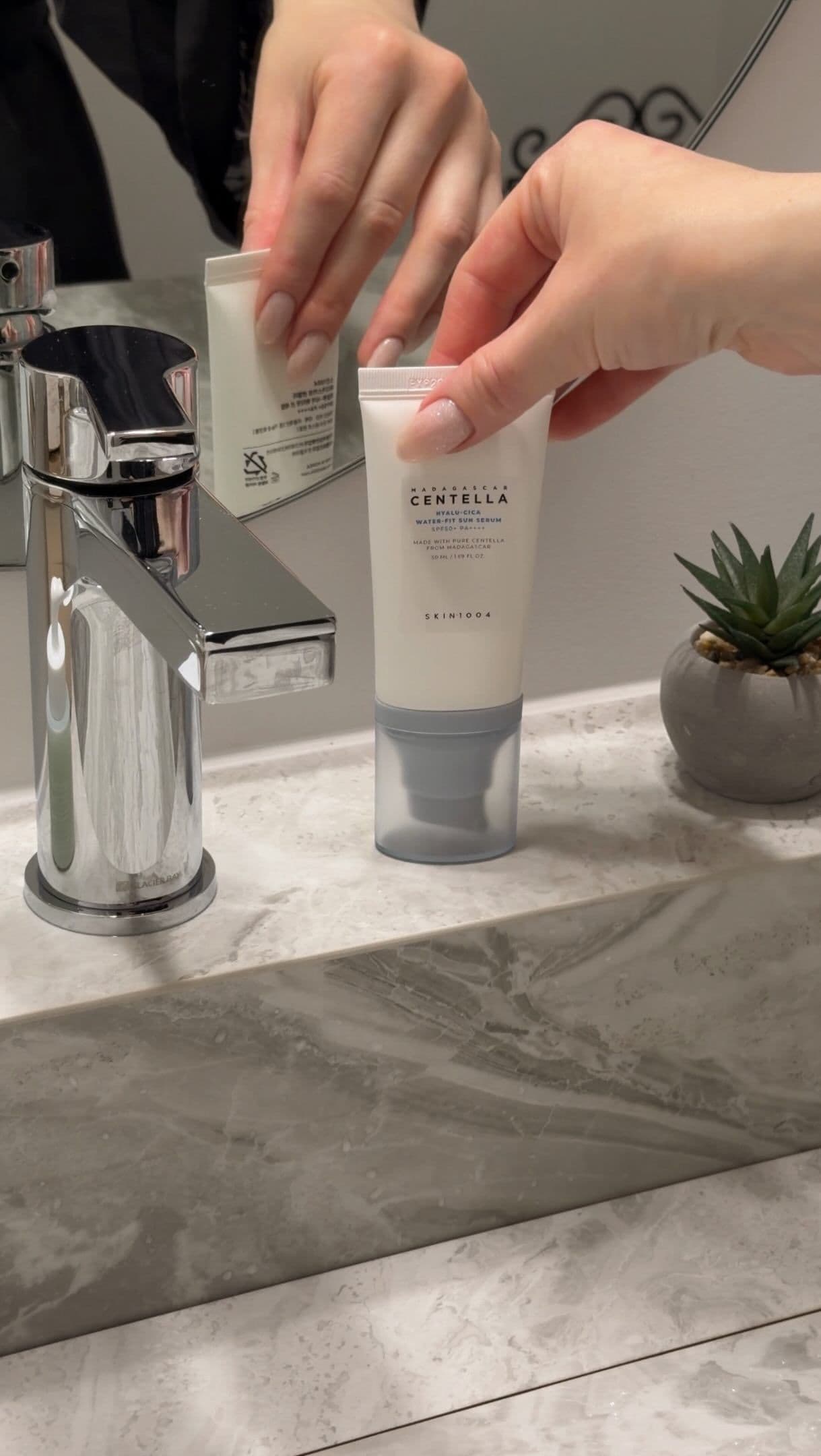 🌿🫧🤍
.
Stop ✋ If your routine still doesn’t include SPF, your skin is in danger!
Today I’m showing you the favorite o