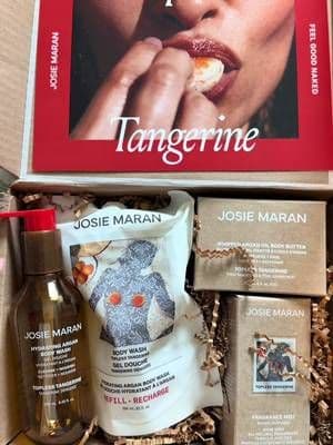 I’m still so flattered that I get gifts from @Josie Maran a company I truly love and support 🧡🍊 #gifted #josiemaran #summervibes #summerscent