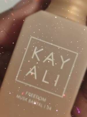 🚨 NEW OBSESSION ALERT 🚨 The Kayali Freedom Musk Santal 10ml is officially coming with me EVERYWHERE. 😍✨ First of all, can we talk about how cute this little bottle is? It slides right into your pocket, purse, or clips onto your keychain for fragrance touch-ups on the go. 🤍 But the scent? Y'ALL. I was not prepared. 😮💨 Think creamy musk, smooth sandalwood, and cozy warmth wrapped together into one addictive fragrance. It's soft, comforting, slightly sweet, and gives that "you smell amazing" energy without being overpowering. ✨ At this rate, this 10ml doesn't stand a chance because I'm already planning on getting the full-size bottle. 😂 If you've been thinking about trying Freedom Musk Santal, consider this your sign. 🏃♀️💨 #gifted #Kayali #FreedomMuskSantal #PerfumeTok #FragranceFinds