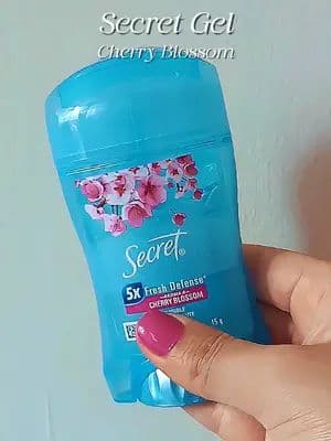 Antes sufría con todo tipo de antitranspirante, me manchaban la ropa pero hoy gracias al antitranspirante de secret gel me siento más protegida y fresca todo el día 💫🩵🪻 @Secret Desodorantes @For_Me @For_Me Perú . . #superatudexodorante #secretgelpe #publicidad #secretperfm