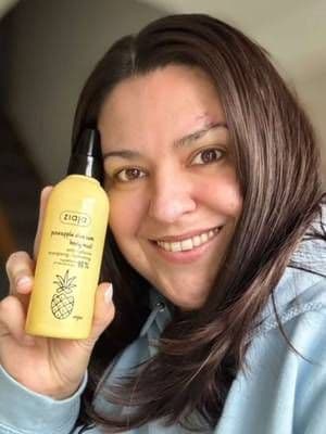 โ๏ธ Summer in a Bottle! ๐โจ Craving that sun-kissed glow and tropical freshness in just a spritz? โ๏ธ One spray of Ziajaโs Pineapple Mist and BOOM! Instant energy, hydration, and summer vibes all in one! ๐๐ฆ With 98% organic ingredients, this mist is vegan, cruelty-free, and dermatologically tested - so you can refresh with confidence! ๐ฑ๐ Plus, Ziajaโs eco-friendly packaging makes it a feel-good choice for both your skin and the planet ๐โป๏ธ ๐ด Spritz. Refresh. Glow. Repeat! ๐ด โ๏ธ Use my code for 10% off: ANIA10 โ๏ธ Tag a friend who needs a tropical pick-me-up! ๐โจ @ziaja #Glow_with_Ania #Ziaja #VeganBeauty #SummerRefresh #PineappleMist #Ad #BrandAmbassador #Gifted #PineappleSpritz