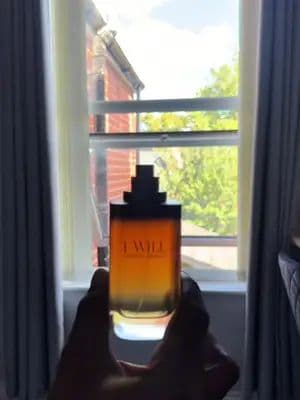 The finishing touch to every fit. #ad @Armani beauty #ARMANIBEAUTY #ArmaniMyIWillHour #armanidresslikeiwill #fragrance