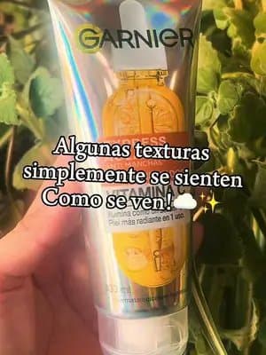 Las texturas que me generan paz y el limpiador serum de @Garnier México es una de ellas! ☁️✨#limpiaserum #garnierskincar