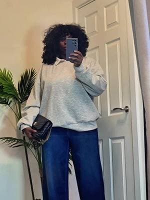 Shirt, wideleg jeans and an oversize sweater. Perfect combo. #halara #baggyjeans #classycasualoutfits #fashioninspo #tiktokmademebuyit