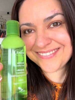 โจ Say hello to effortless cleansing with Ziaja Olive Oil Micellar Water! ๐ซ This little green gem isnโt just micellar water - itโs a skincare essential for dry and sensitive skin. Infused with nourishing olive oil, it gently removes makeup, dirt, and impurities while leaving the skin soft, hydrated, and fresh. No greasy residue, no tightness - just a natural, healthy glow! Itโs also vegan and super gentle, making it perfect for everyday use, even around the delicate eye area. Plus, that fresh, subtle scent? So calming! Iโve been loving how easy it makes my cleansing routine, especially on busy days when I need a quick but effective refresh. ๐๏ธ Want to try it for yourself? Use my code ANIA10 for 10% off your Ziaja favourites! @ziaja #gifted #ad #loveziaja #brandambassador #ziaja #micellarwater #oliveoilskincare #veganskincare #skincareroutine #glowingskin #skincarecommunity #beautyreview #clearskin #glow_with_ania #hydratedskin #crueltyfreeskincare