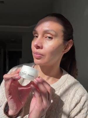 Después de los 40, la piel necesita hidratación inteligente. ✨ Esta crema de Versed, para piel normal a grasa, hidrata profundo sin dejar grasa, devuelve el brillo y la elasticidad, y deja la piel fresca y luminosa. 💧 La encuentras aquí.”👇#tiktokshopcreatorpicks #creatorsearchinsights #skincare @Versed Skin