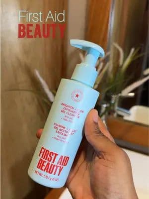 Can we talk about cleansers? 👀 I’ve been loving the First Aid Beauty Brighten + Glow Exfoliating Gel Cleanser lately! I love how fresh, smooth, and comfortable my skin feels after using it, plus the AHAs + jojoba pearls make it such a nice first step in my routine. ✨ @First Aid Beauty #firstaidbeauty #ad