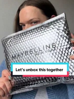 Wanna see what’s inside?! Let’s unbox this package together. Also watch out in the coming days for me to try all of these goodies. Thank you Maybelline ? #maybellineaunz #colossalbubble #gifted #makeup #unboxing #makeupover40 #beautytok #fyp #fyppppppppppppppppppppppp #watchthisspace @Maybelline NY