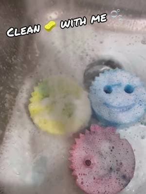 Its a New Year!!! Meaning its time to deep clean and what better way than with Scrub Daddy. It's currently on sale for a limited time only #scrubdaddy #clean #cleantok #cleaning #cleaningtiktok #cleanwithme #cleaninghacks #tiktokshop #tiktokshopfinds #Splice