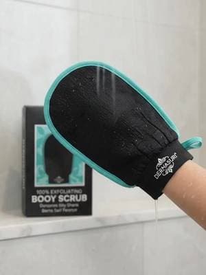 Bye, piel seca 👋🏽✨ Este exfoliante corporal ayuda a remover la piel seca y dejar una textura más suave y renovada. 🧖🏽♀️💚 ¡Un must para tu rutina de cuidado corporal!
#TikTokShop #BodyScrub #BodyCare #Skincare #ExfoliatingScrub #SelfCare #SmoothSkin #BeautyFinds #TikTokMadeMeBuyIt #BodyCareRoutine #BeautyTok #MustHave