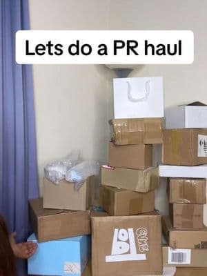 Lets do a PR haul 🤌🏻🥀 #pr #prhaul #unboxing #skincare #fyp @Abib Cosmetics @Beauty of Joseon @Drunk Elephant @iunik_uk_official @DcomShot Shop @ALIVELAB Official @FUGAZZI Fragrances