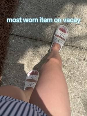 Effortless & cute ✔️ LOW stock! Tap the 🔗 above my name to see the different colors of my favorite @Crocs sandals. Run though, stock is very limited. #crocs #crocssandals #crocsshoes #sandals #springstyle #crocsgang #summerfashion #summerstyle #fashion #summersandals #summerootd #ootd #tiktokshopfashion #tiktokshopfinds #tiktokshopcreatorpicks #tiktokshopmemorialday