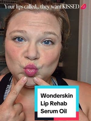 Glossy lips + lip care in ONE? 💋✨ I’m wearing the @Wonderskin Lip Rehab Serum Oil in KISSED, the pH-balanced one, and the shine is SO good. 😍 If you love a moisturizing lip oil that gives you that juicy glossy finish while still feeling like actual lip care, add this one to your list. 💄✨ #tiktokshopbacktoschool #makeup #beauty #grwm #lipoil