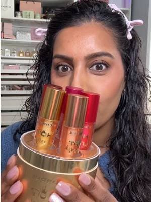 Stay tuned until the end for an amazing before-and-after transformation – the results are incredible! Introducing the new @Morphe Cosmetics Hot Honeys Plumping Lip Oils – a luscious, slightly thicker formula that’s both nourishing and hydrating. Infused with the natural goodness of Manuka honey, these lip oils offer a subtle yet irresistible scent. You’ll also experience a tingling sensation that gives your lips a visibly fuller, more pouty look. Don’t miss the dramatic before-and-after results at the end! #MorpheHotHoneys #giftedbymorphe #PlumpingLipOil #lipswatches #lipoils #hothoneys
