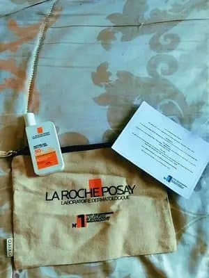 This is a past gifted PR collab with @La Roche-Posay loved it. Still using it 🧡🧡 #gifted