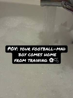 Football training = straight in the bath ⚽️🫧😂 This has to be my favourite Radox - i love how fresh it smells and it ma