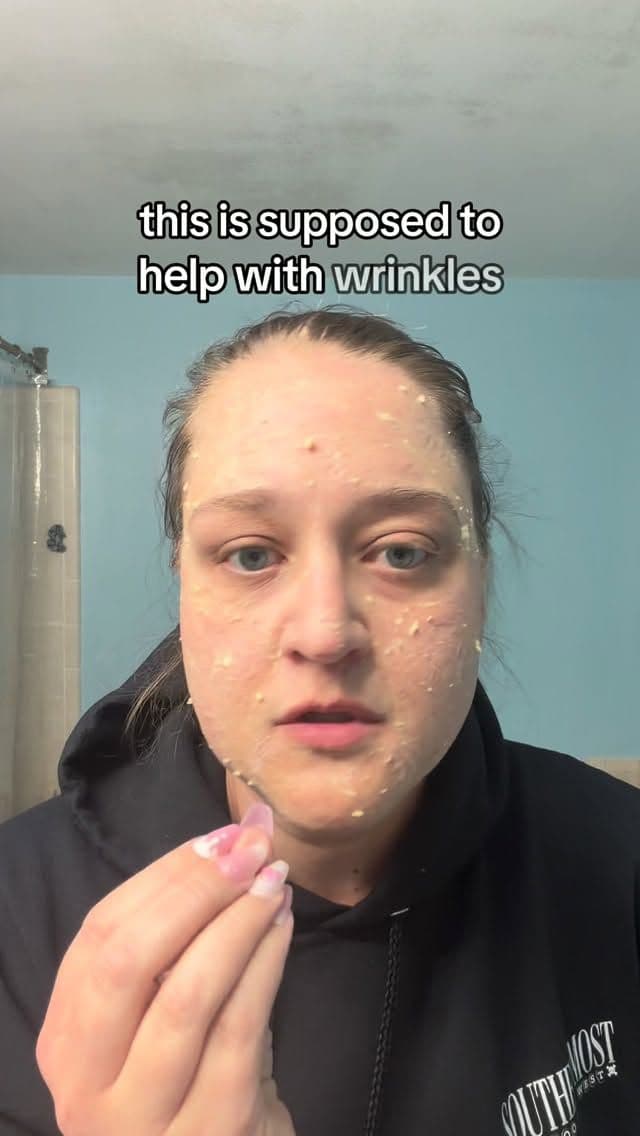POV: You’re trying to get your skin together but end up looking like a zombie 🧟♀️💀
The @skin1004official Zombie Mas