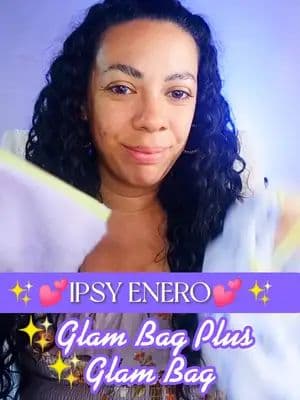 ¿Sabías que Ipsy es una suscripción mensual? Si eres amante del maquillaje o maquilladora ésta es una forma espectacular de conocer distintos productos de muchas marcas, porque cada mes viene distintos productos de skincare y de maquillaje y pagas por ellos un precio mucho menor. Existen dos suscripciones ⬇️ 1✨Glam Bag Plus (5 productos maxi en 28$) @winkylux | Latte Kitten Palette @heyhoney | Sweet Treat Honey Mask @saturday_skin | Glacier Water Cream. @muradskincare | Hydro Moisturizer @beautyvaulte Mascara 2✨Glam Bag: 2✨Glam Bag (5 Productos mini en $13) @athrbeautyco | Lip + Cheeck Oil Stain @dewofthegods | Dry Erase Facial Scrub @tartecosmetics | H20 Balm @wingmecosmetics | Eye Liner @goldfadenmd | Solution Bright Eyes #ipsyopenstudios #giftedbyipsy #ipsyglambagplus