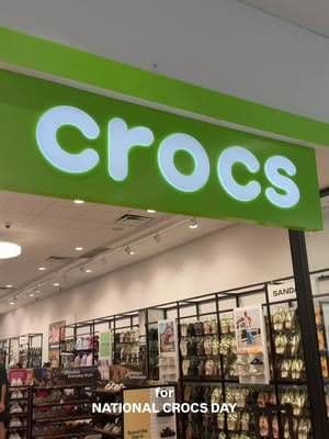 Letโs go shop for national crocs day at our local @shopfloridamall Crocs store!! I love getting inspo from all the bags and shoes they display in there with the jibbitz!! Which is your fav in the video?! #simonmalls #sponsored #orlandoshopping #shopwithms #orlandotok