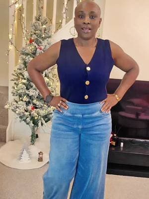 Halara makes one of the must comfortable jeans. This jeans has 4 way stretch, wideleg, runs in petite, regular and tall. @Halara UK Shop @halara_uk @Halara_official #halara #halarajeans #widelegjeans #tiktokmademebuyit #giftideas
