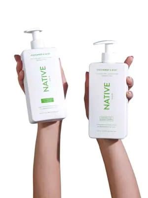 Probando los productos de native de pepino y menta, esto fue una delicia. Me encanto el aroma, la textura y lo mucho que hidrata. #complimentary #GiftedByNative #nativecucumberminthaircare #yarii #olg @influenster @Native