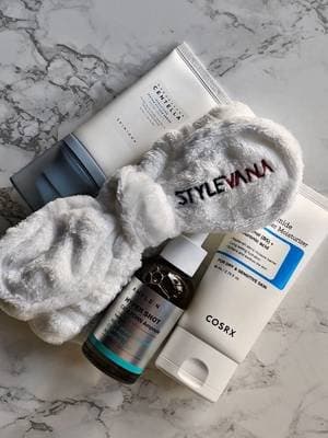 🩵 3 K-beauty essentials for my skincare routine! ✨ 💧 SKIN1004 Hyalu-Cica Sun Serum SPF50+ PA++++ 🌿 AMPLE:N Cica PDRN