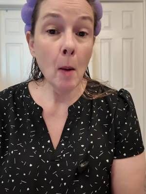 As we mature we need makeup that doesn’t settle into our fine line and wrinkles - this is the one! The Laura Geller Daily Routine Makeup kit! #laurageller #lauragellerbeauty #genx #aginggracefully #ad