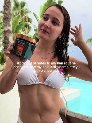 Adopting a little 3-minute hair ritual 🧡✨ The TRESemmé Thermo Sculpt Memory Treatment Mask is my reminder that a little extra time can make my haircare routine feel like a salon moment at home. From the gorgeous scent to prepping my hair for styling, it’s all about making those everyday hair moments feel a little more luxurious. 🤎💆🏽♀️ Because good hair days start with a little extra care. ✨ @TRESemmé @TRESemme #TRESidents #TRESemmeProfessional #TRESThermoSculptMask#AD