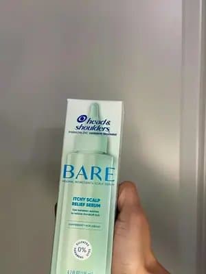 It’s a light serum that soothes itching and irritation of the scalp without leaving The hair greasy, it absorbs quickly, it is soft (without sulfates or silicones) . #complimentary #MintyCoolRelief #GiftedByHeadandShoulders @Head and Shoulders @influenster