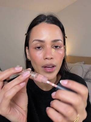 Me gusta usar así el corrector rosadito en mis ojeras 🩷#elfcosmetics #tiktokshop #tiktokshopcreatorpicks #fall #falltiktok