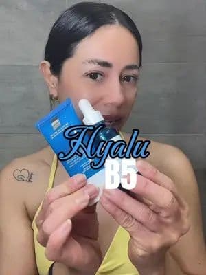 Sabías que no todos los ácidos hialurónicos son iguales? ✨ Como maquilladora, sé que un maquillaje bonito siempre empiez