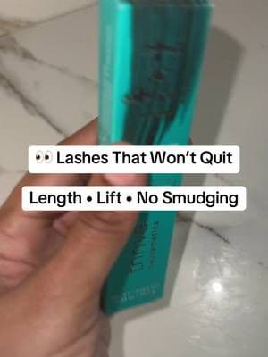 If you’re tired of mascara that flakes or smudges halfway through the day, this tubing mascara is a game changer. It wraps every lash for dramatic length and definition, stays put through long days, then removes easily with just warm water. No raccoon eyes, no harsh scrubbing. #TikTokShop #ThriveCausemetics #TubingMascara #LongLashes #BeautyMustHave